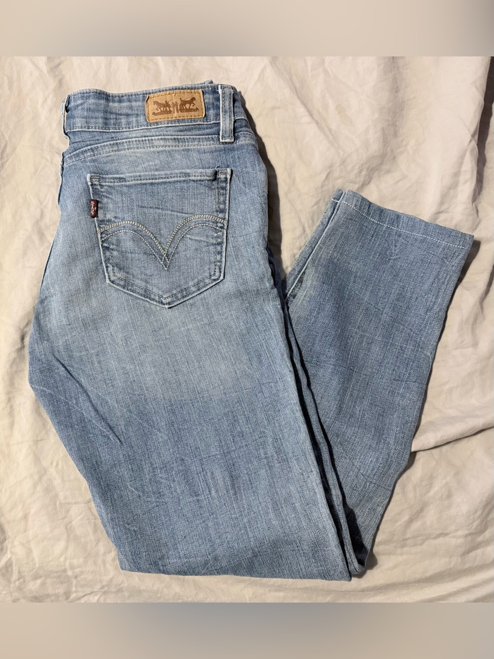 ✨Levi’s Legging Jeans✨